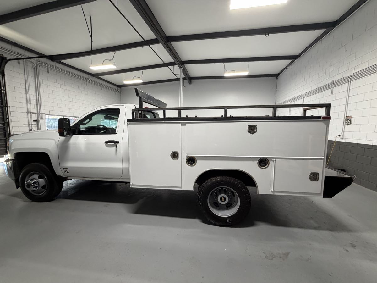 Photo 8 of this Chevrolet Silverado 3500HD
