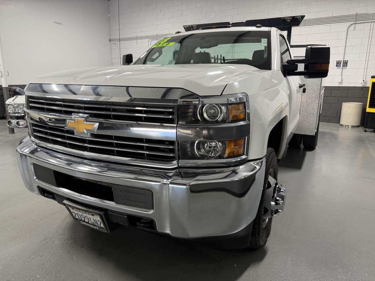 Photo 9 of this Chevrolet Silverado 3500HD