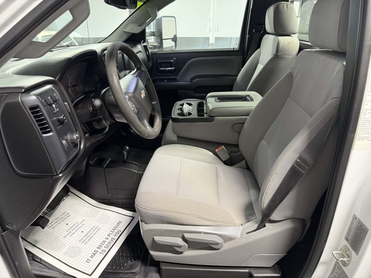 Photo 12 of this Chevrolet Silverado 3500HD