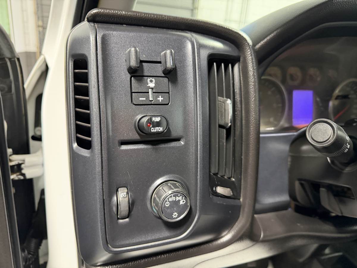 Photo 14 of this Chevrolet Silverado 3500HD
