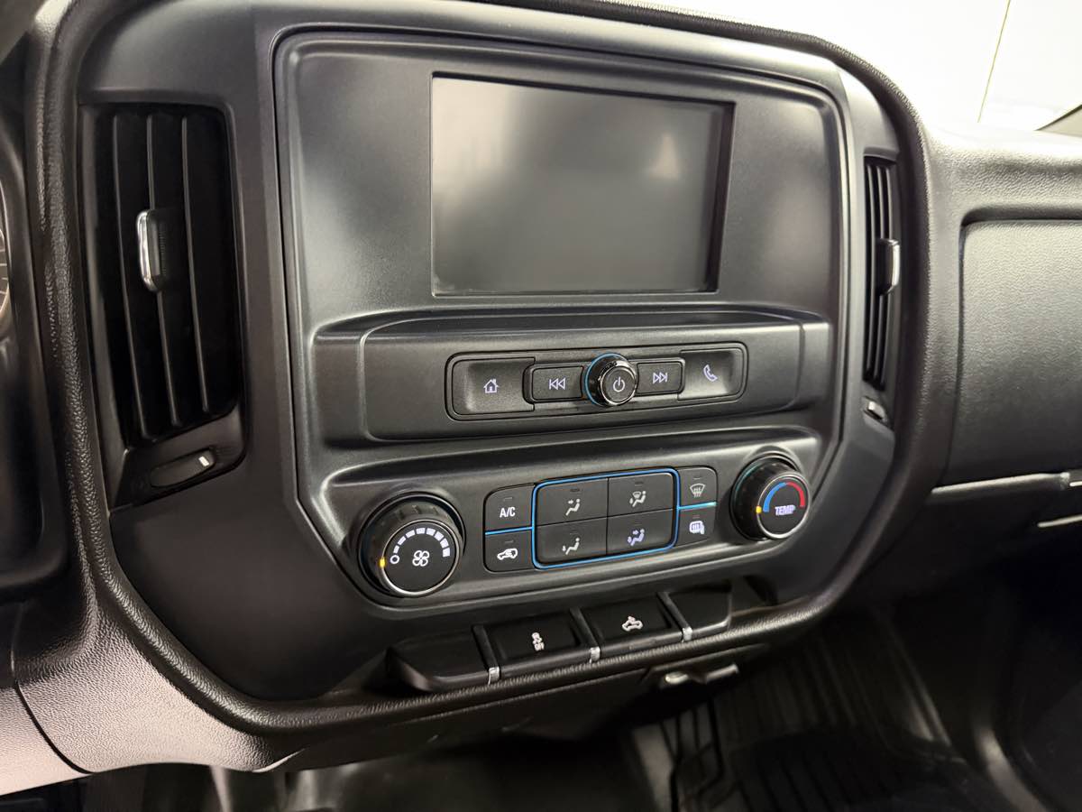 Photo 16 of this Chevrolet Silverado 3500HD