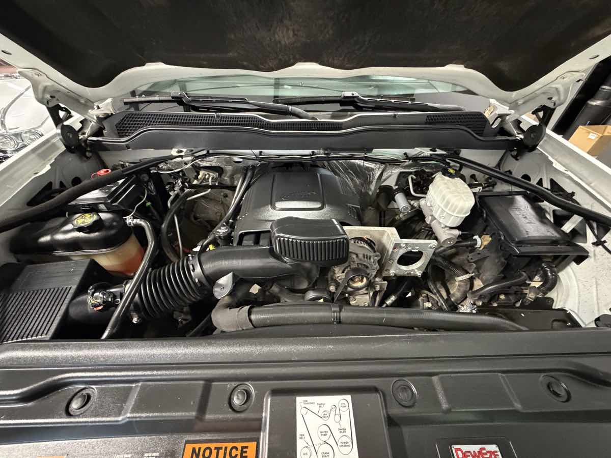 Photo 18 of this Chevrolet Silverado 3500HD