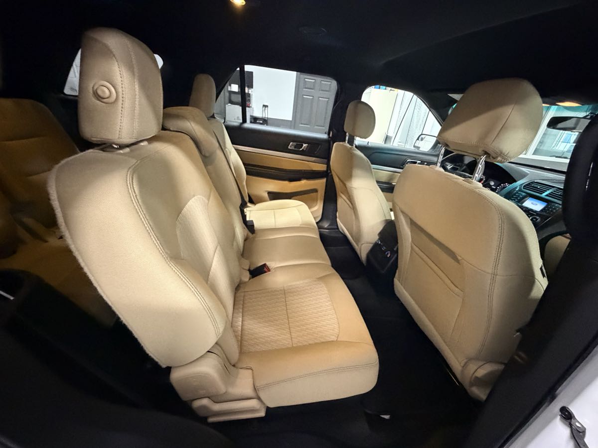 Photo 5 of this Ford Explorer
