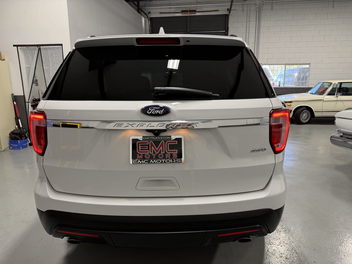 Photo 7 of this Ford Explorer