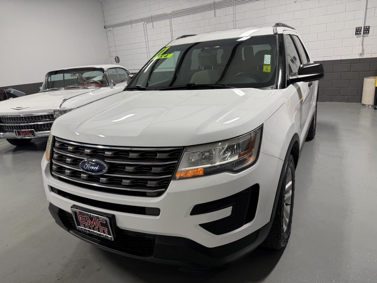 Photo 11 of this Ford Explorer
