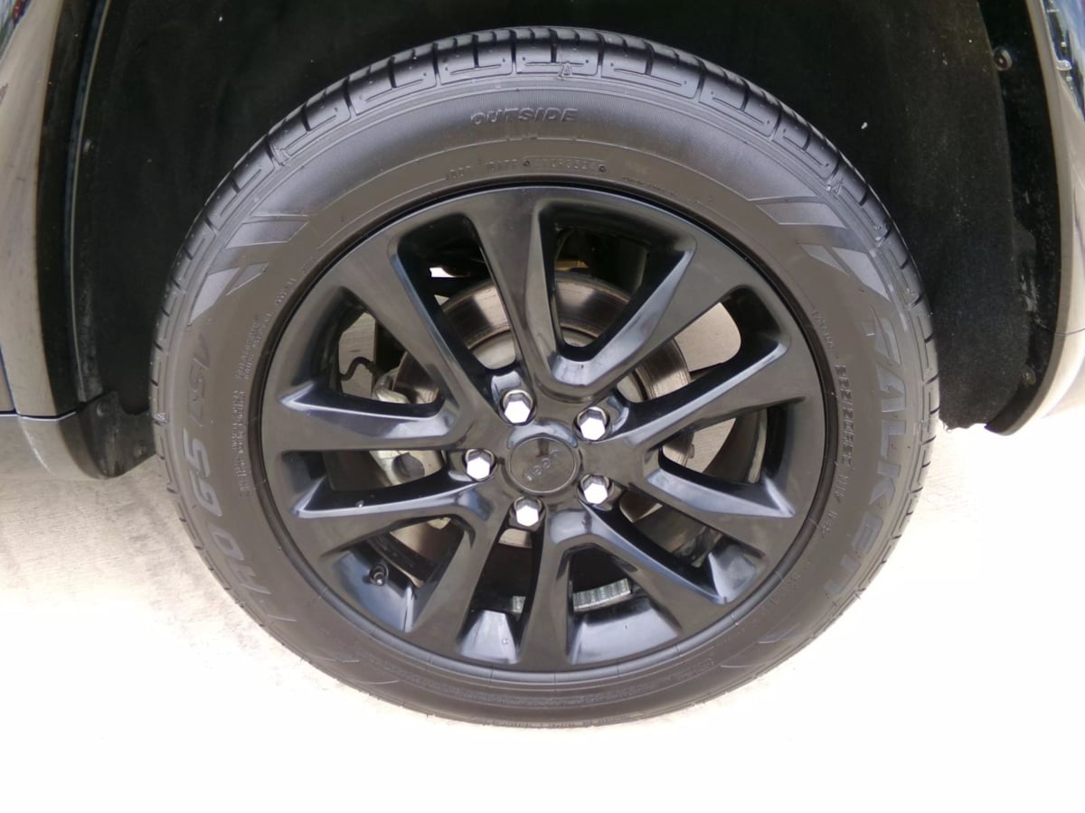 2021 Jeep Grand Cherokee Laredo X photo 10