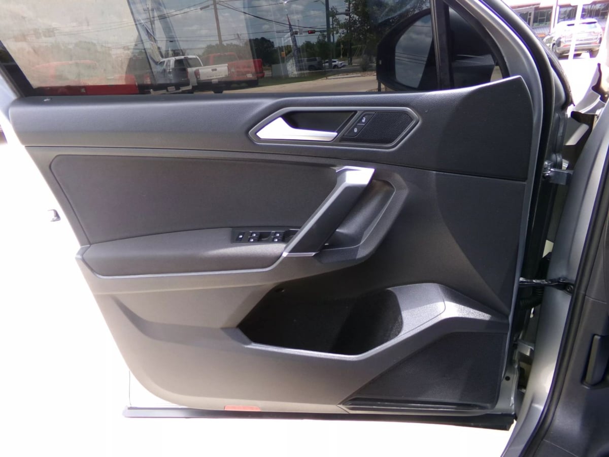 2020 Volkswagen Tiguan S photo 12