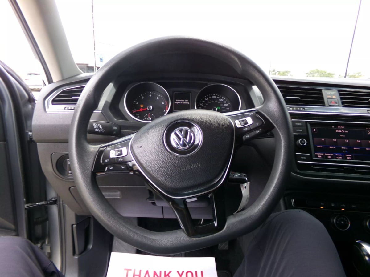 2020 Volkswagen Tiguan S photo 13