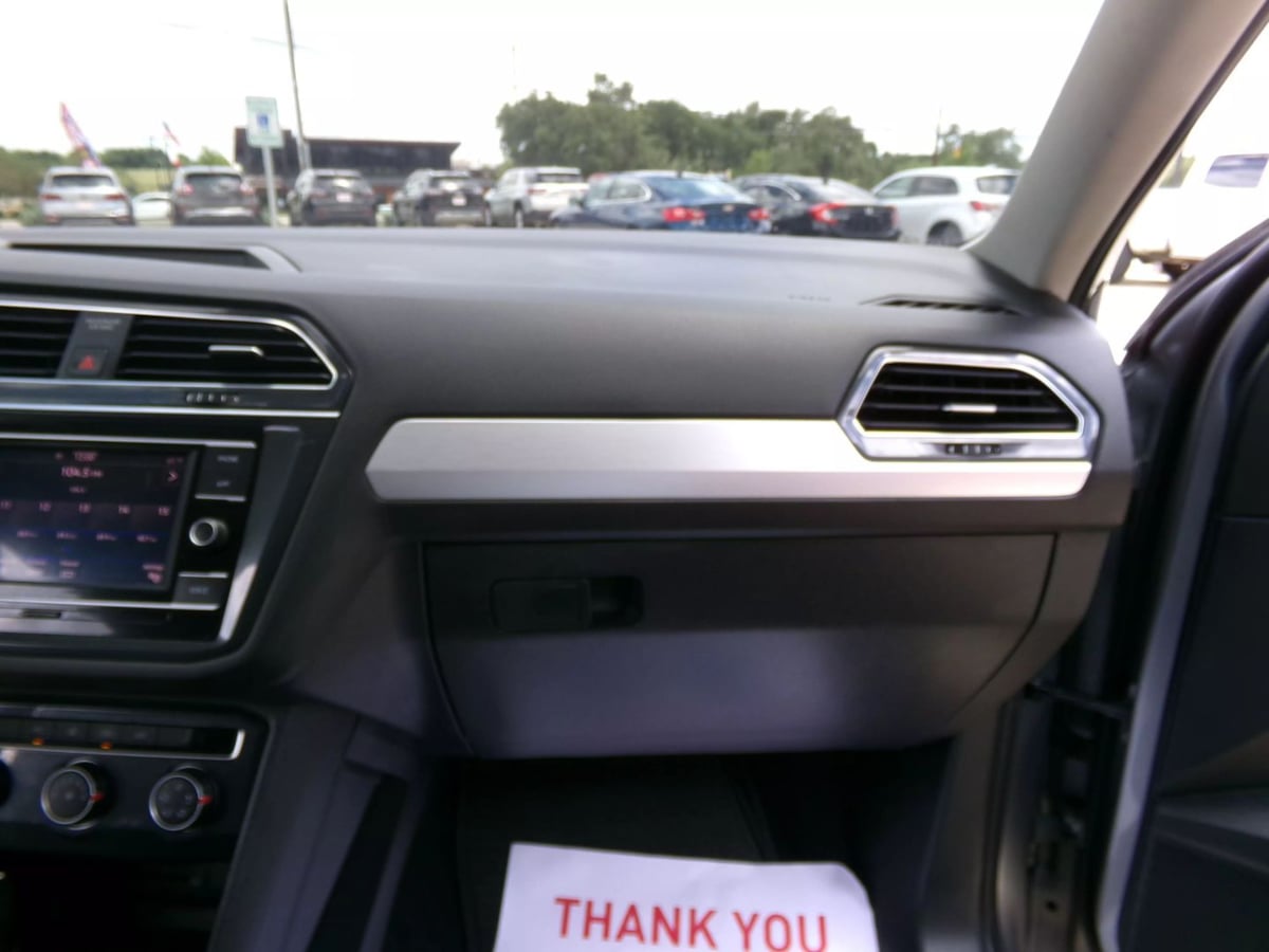 2020 Volkswagen Tiguan S photo 31