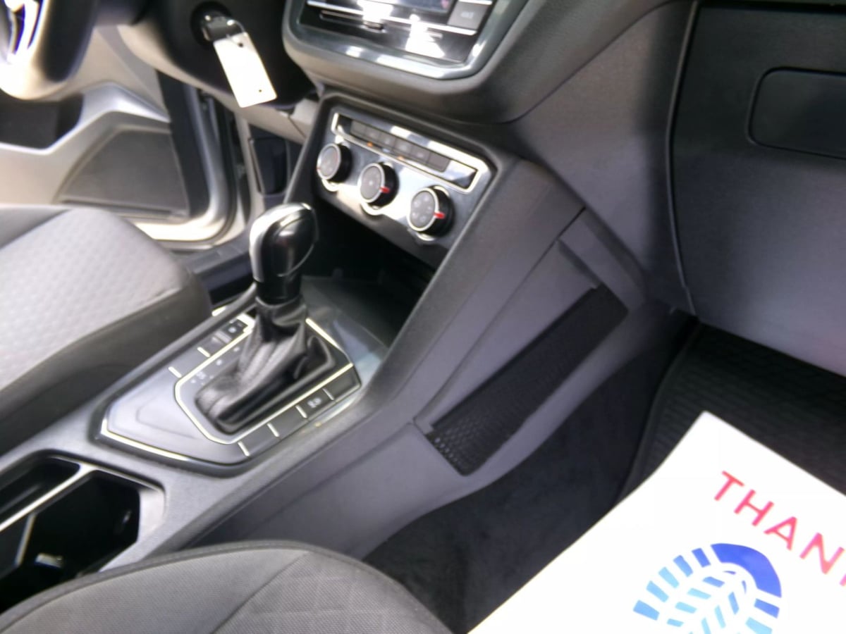 2020 Volkswagen Tiguan S photo 32