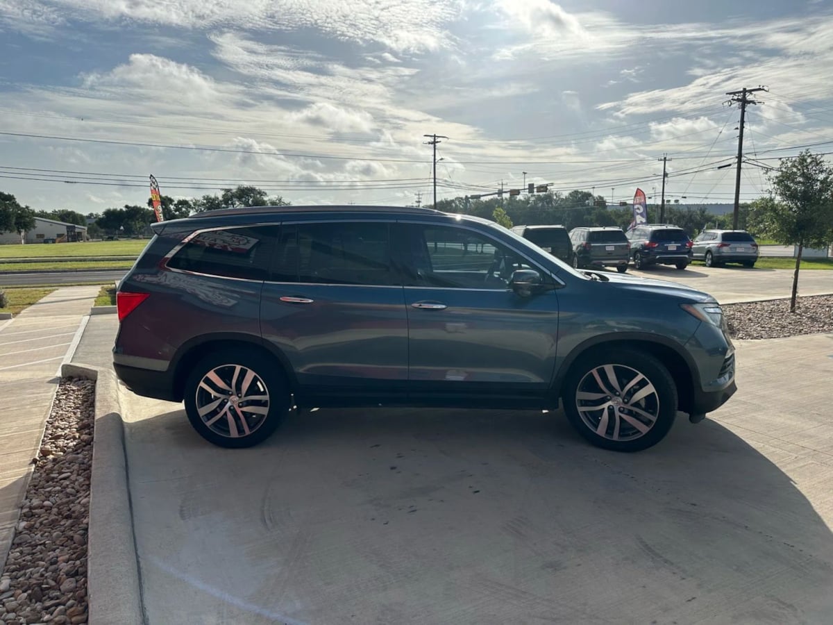 2018 Honda Pilot Touring photo 5