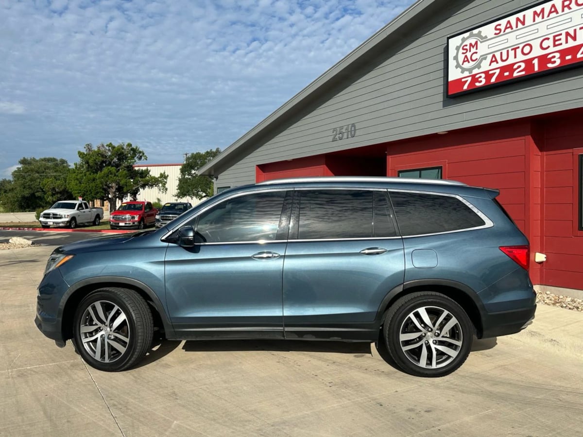 2018 Honda Pilot Touring photo 9
