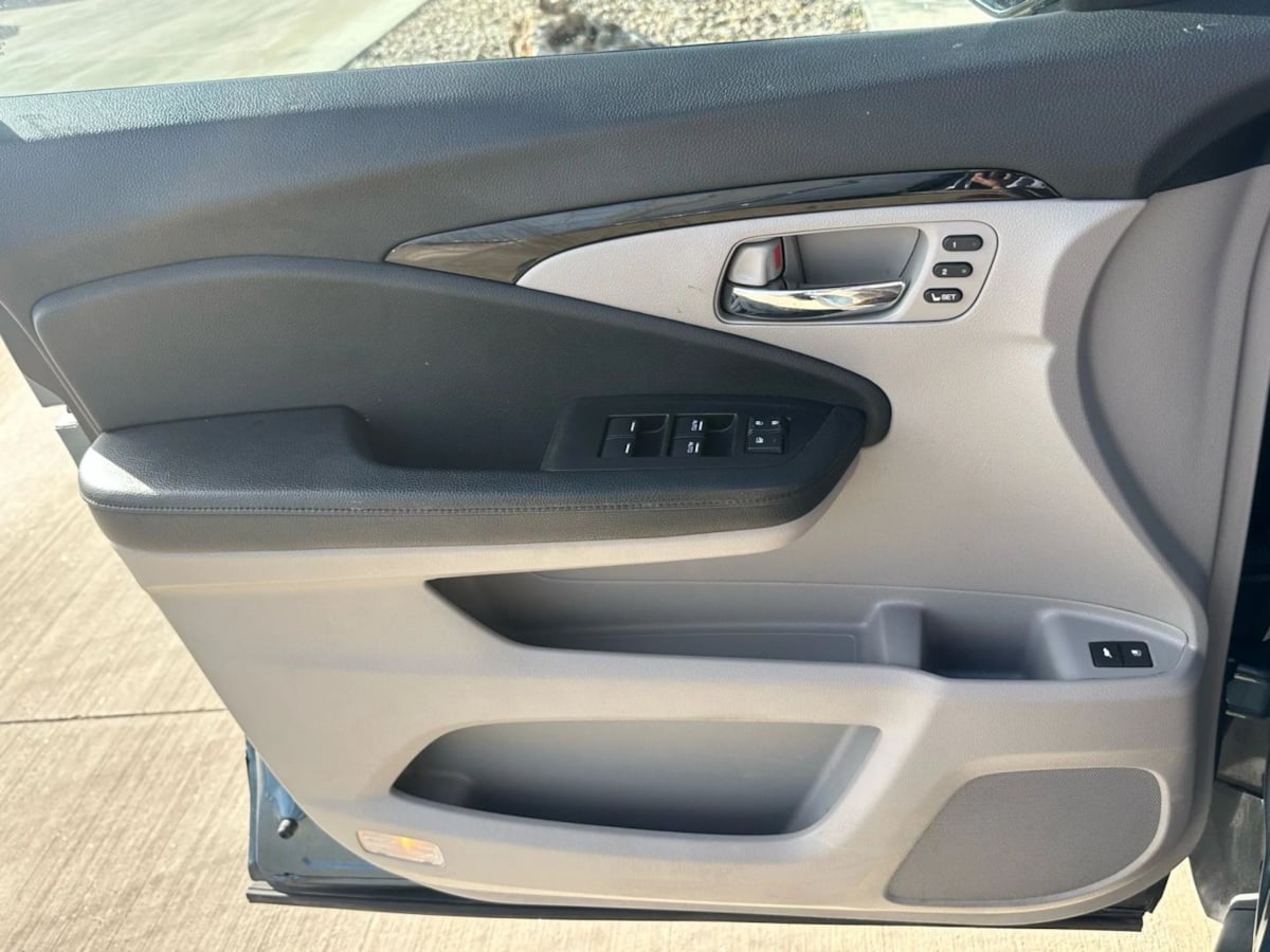 2018 Honda Pilot Touring photo 19