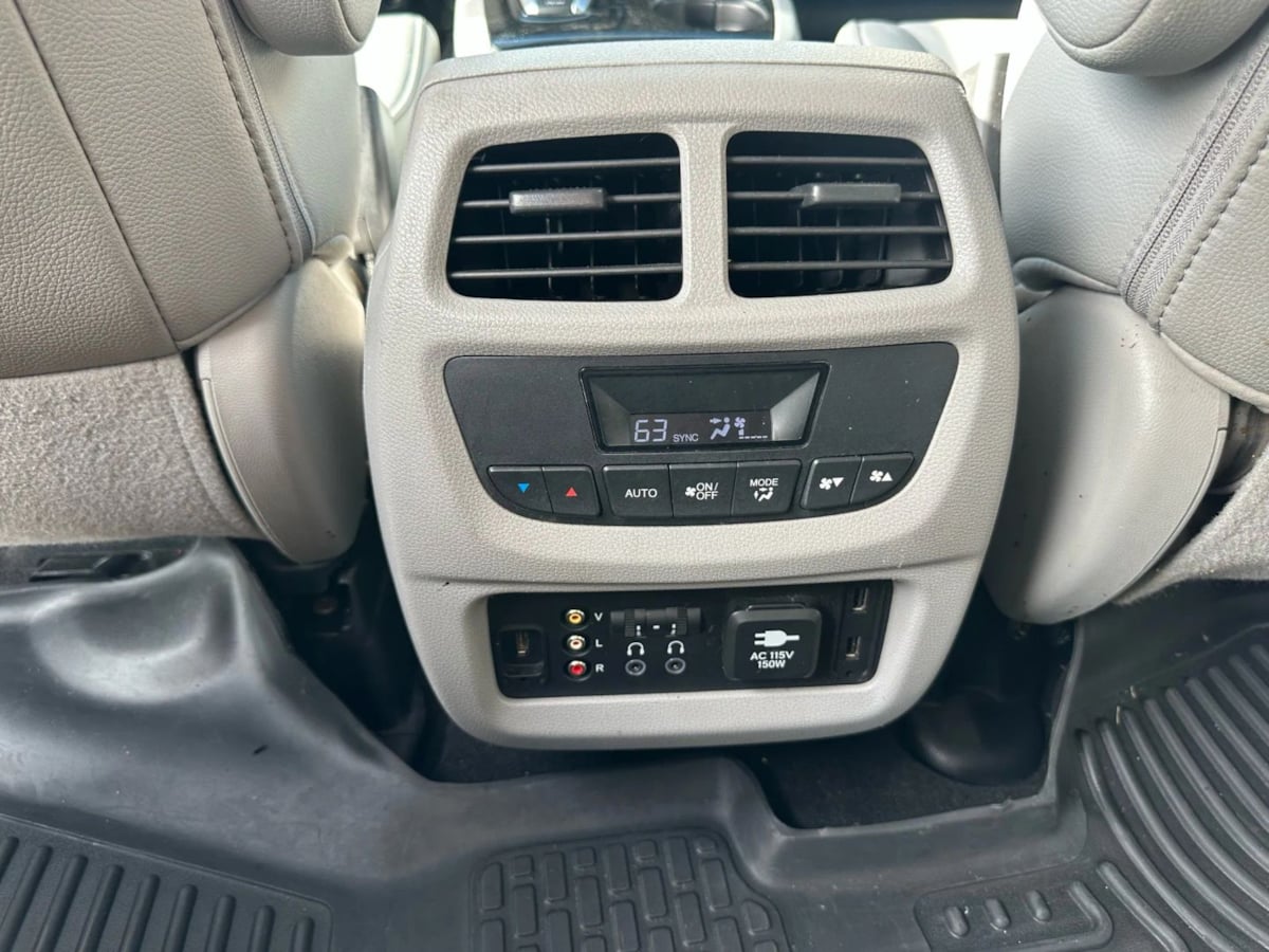 2018 Honda Pilot Touring photo 22