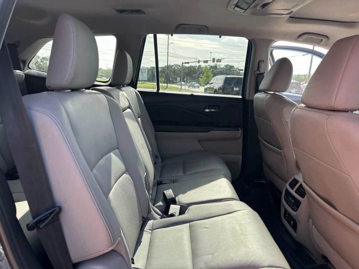 2018 Honda Pilot Touring photo 26