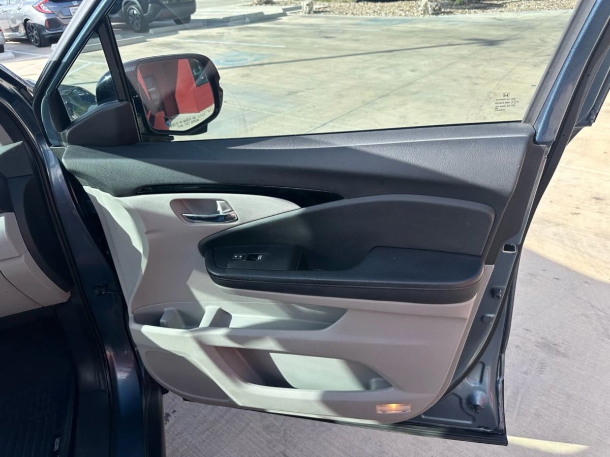 2018 Honda Pilot Touring photo 30