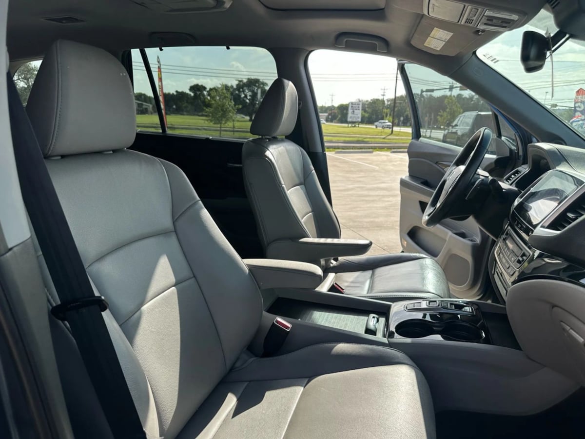 2018 Honda Pilot Touring photo 32