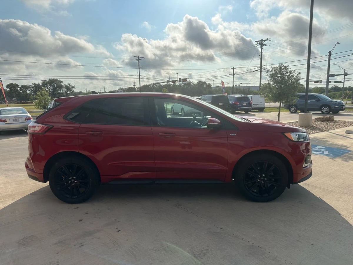 2020 Ford Edge ST photo 4