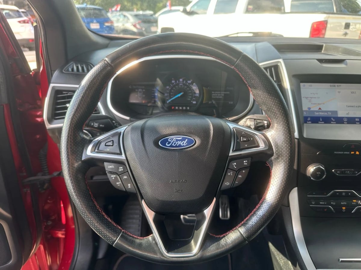 2020 Ford Edge ST photo 15