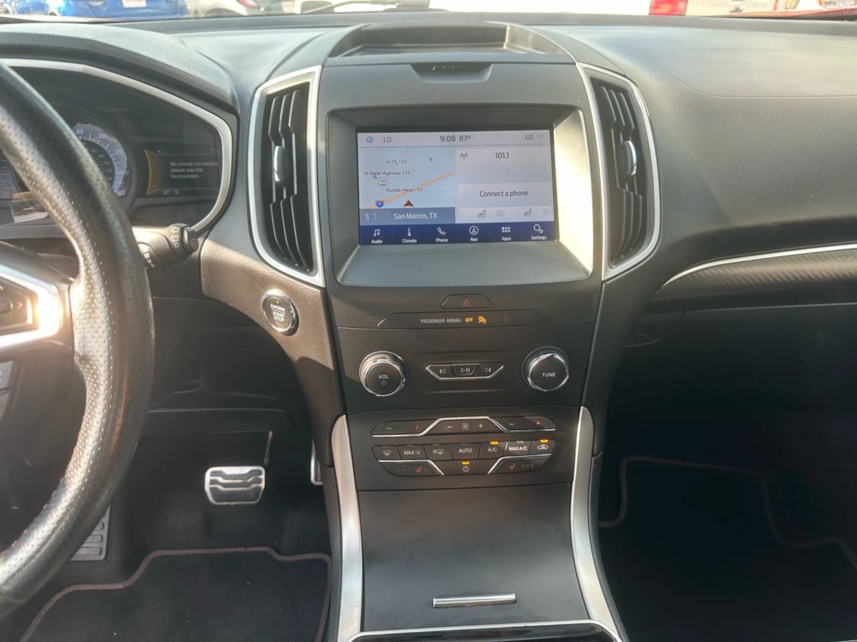 2020 Ford Edge ST photo 17