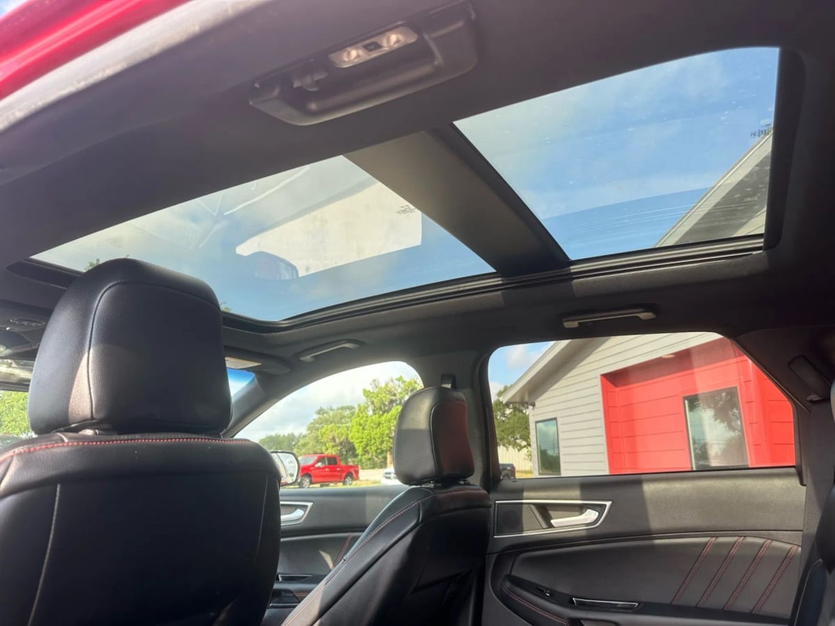 2020 Ford Edge ST photo 26