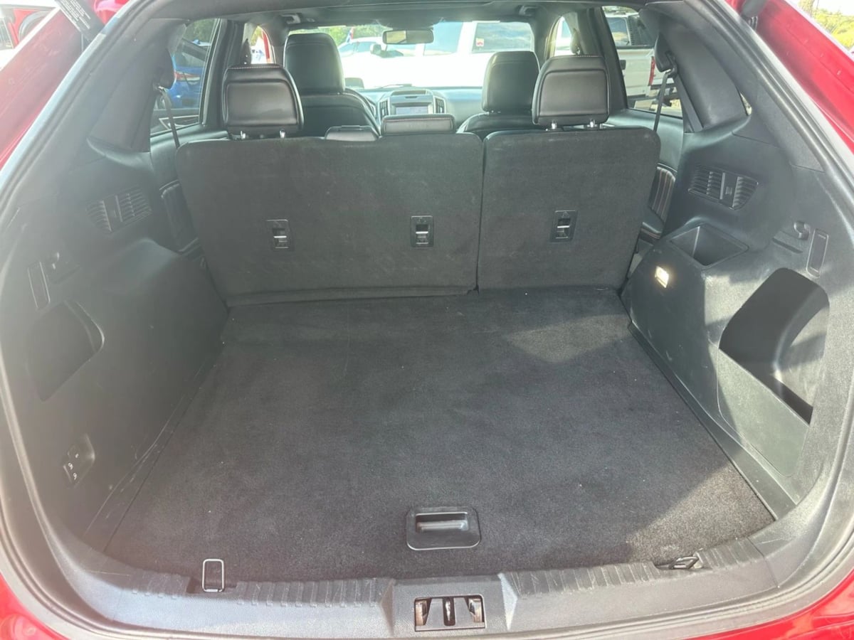 2020 Ford Edge ST photo 28