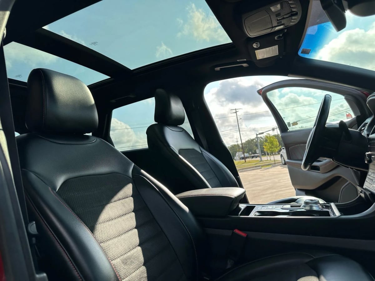 2020 Ford Edge ST photo 32