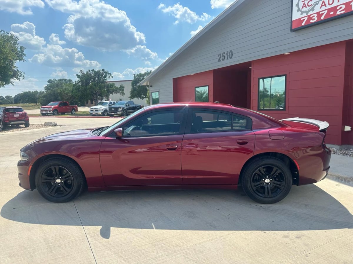 2019 Dodge Charger SXT photo 8
