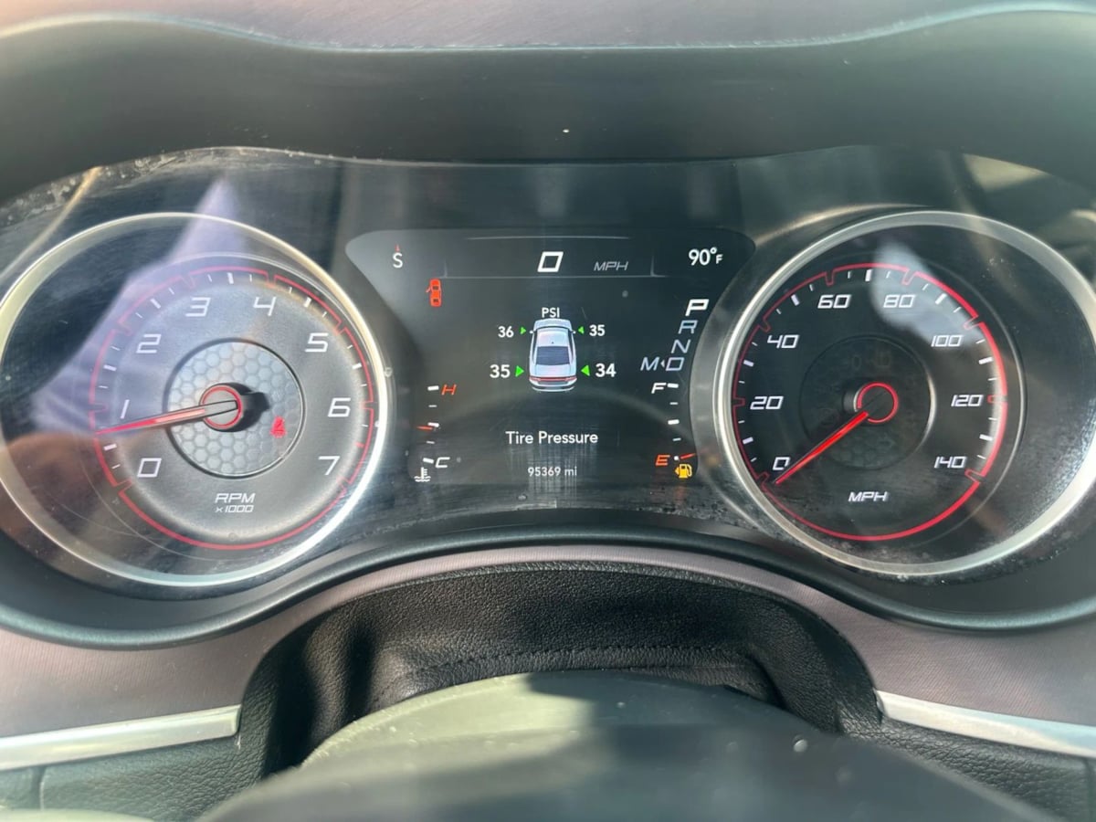 2019 Dodge Charger SXT photo 14