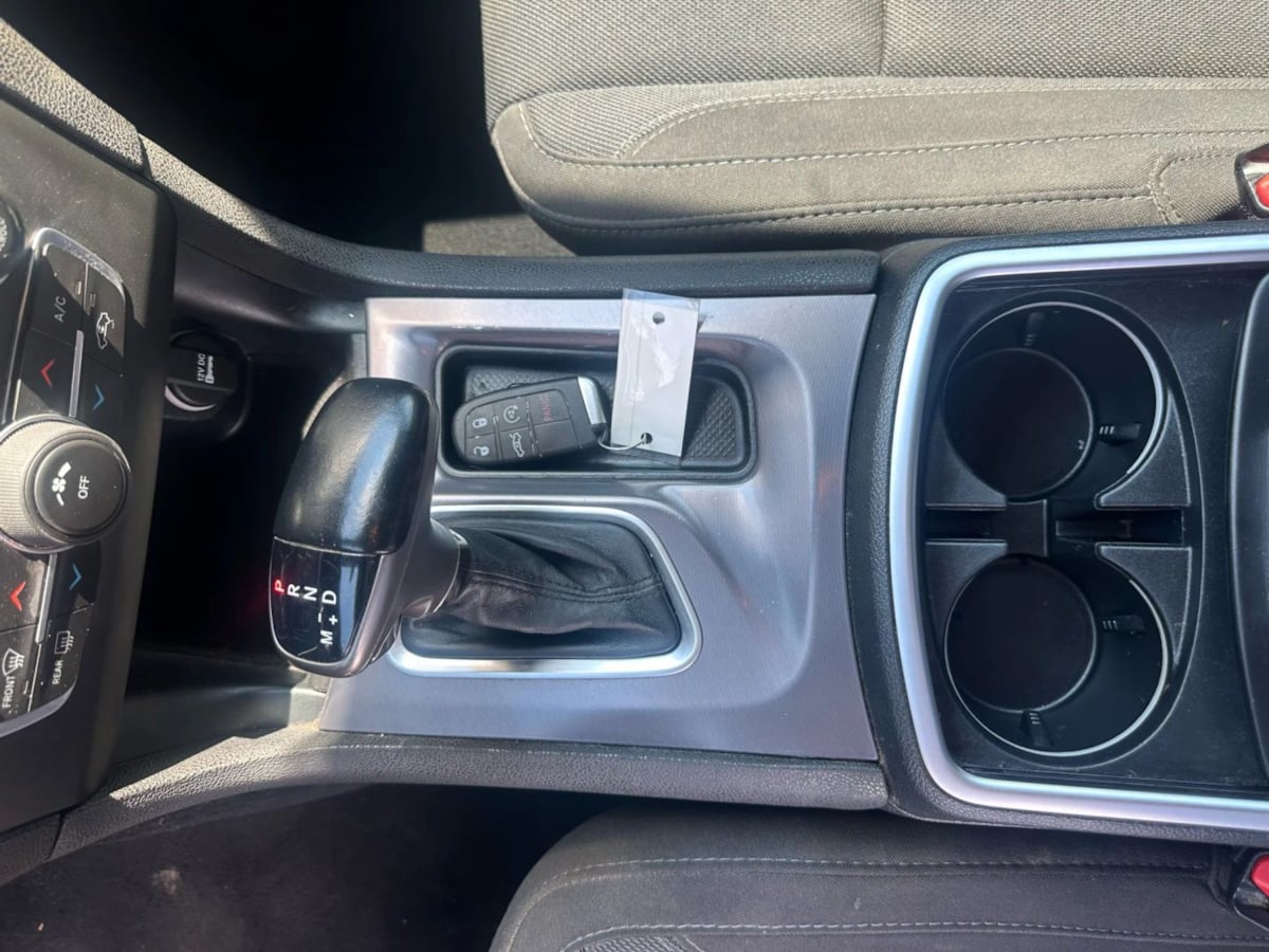 2019 Dodge Charger SXT photo 18