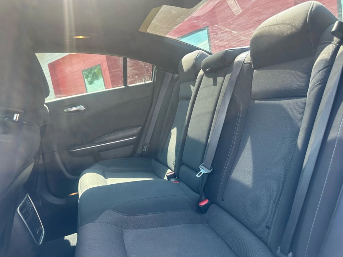 2019 Dodge Charger SXT photo 22