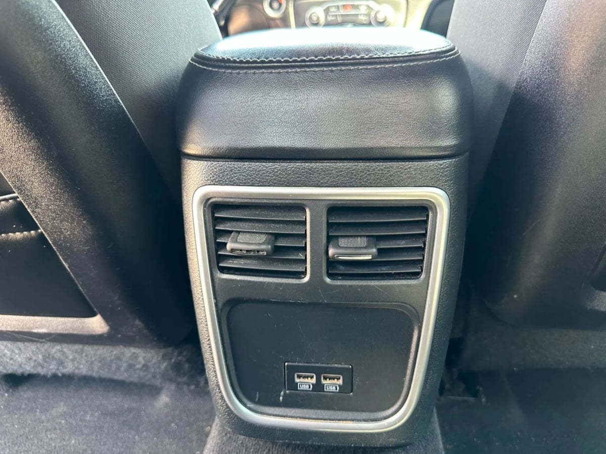 2019 Dodge Charger SXT photo 24