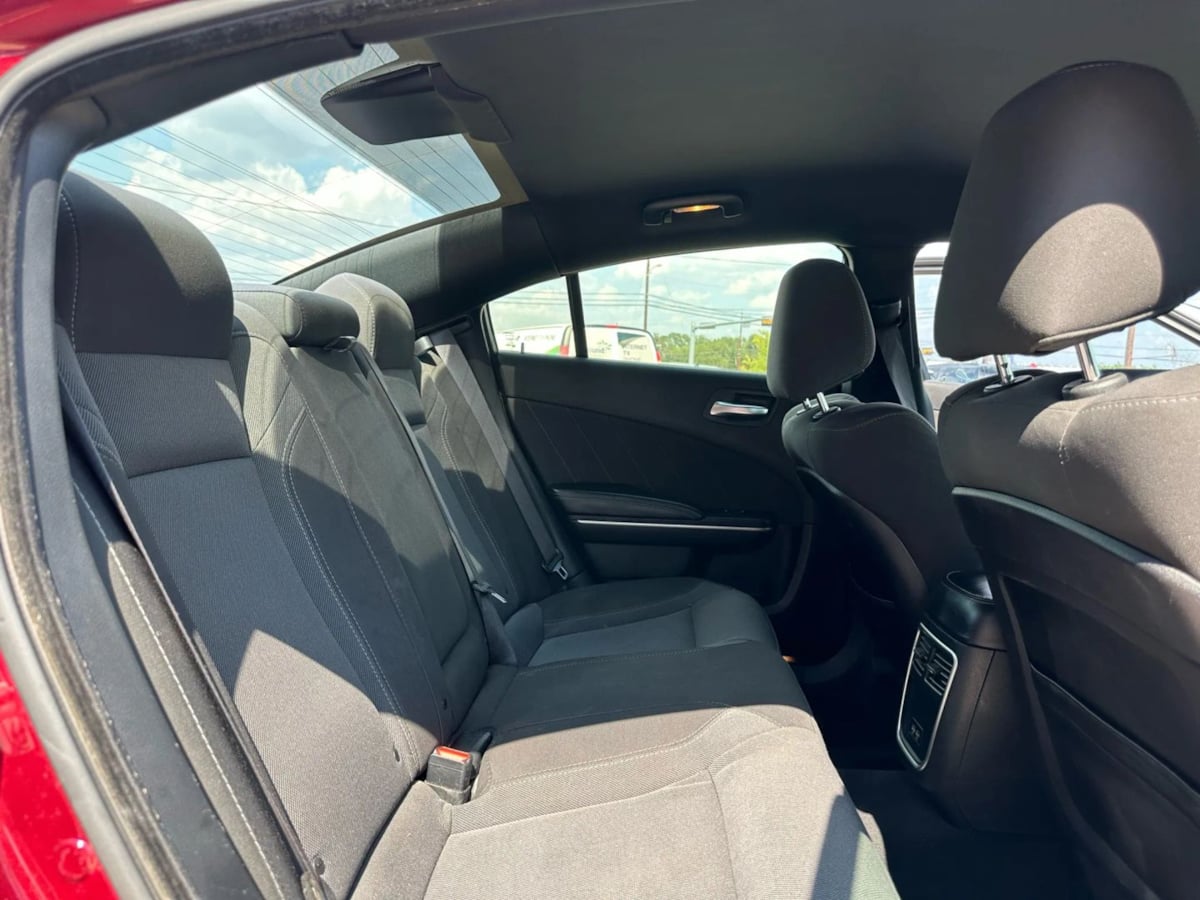 2019 Dodge Charger SXT photo 29