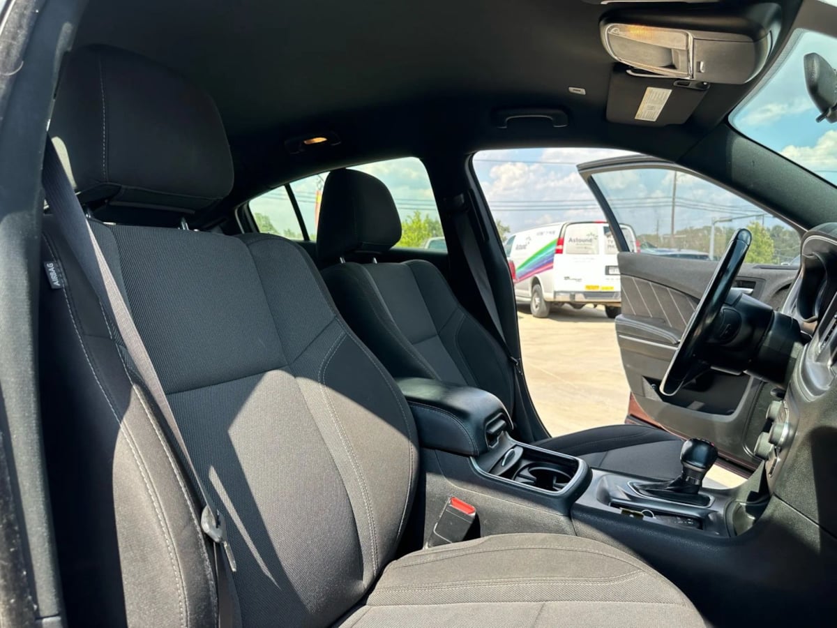 2019 Dodge Charger SXT photo 31