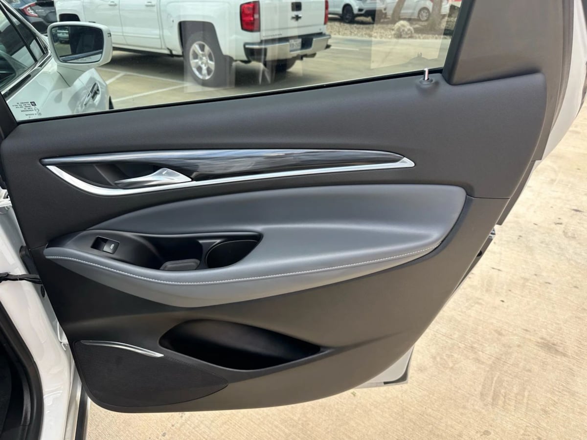 2020 Buick Enclave Essence photo 27