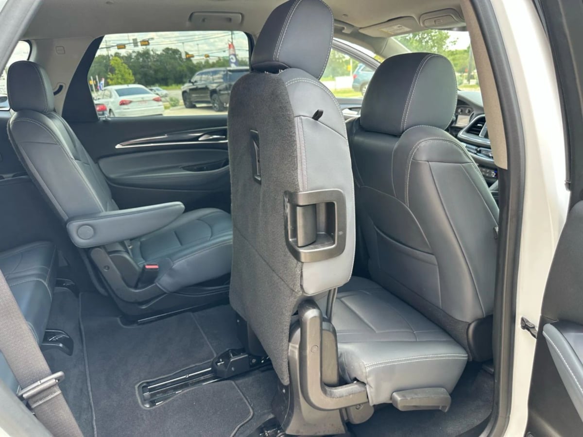 2020 Buick Enclave Essence photo 29