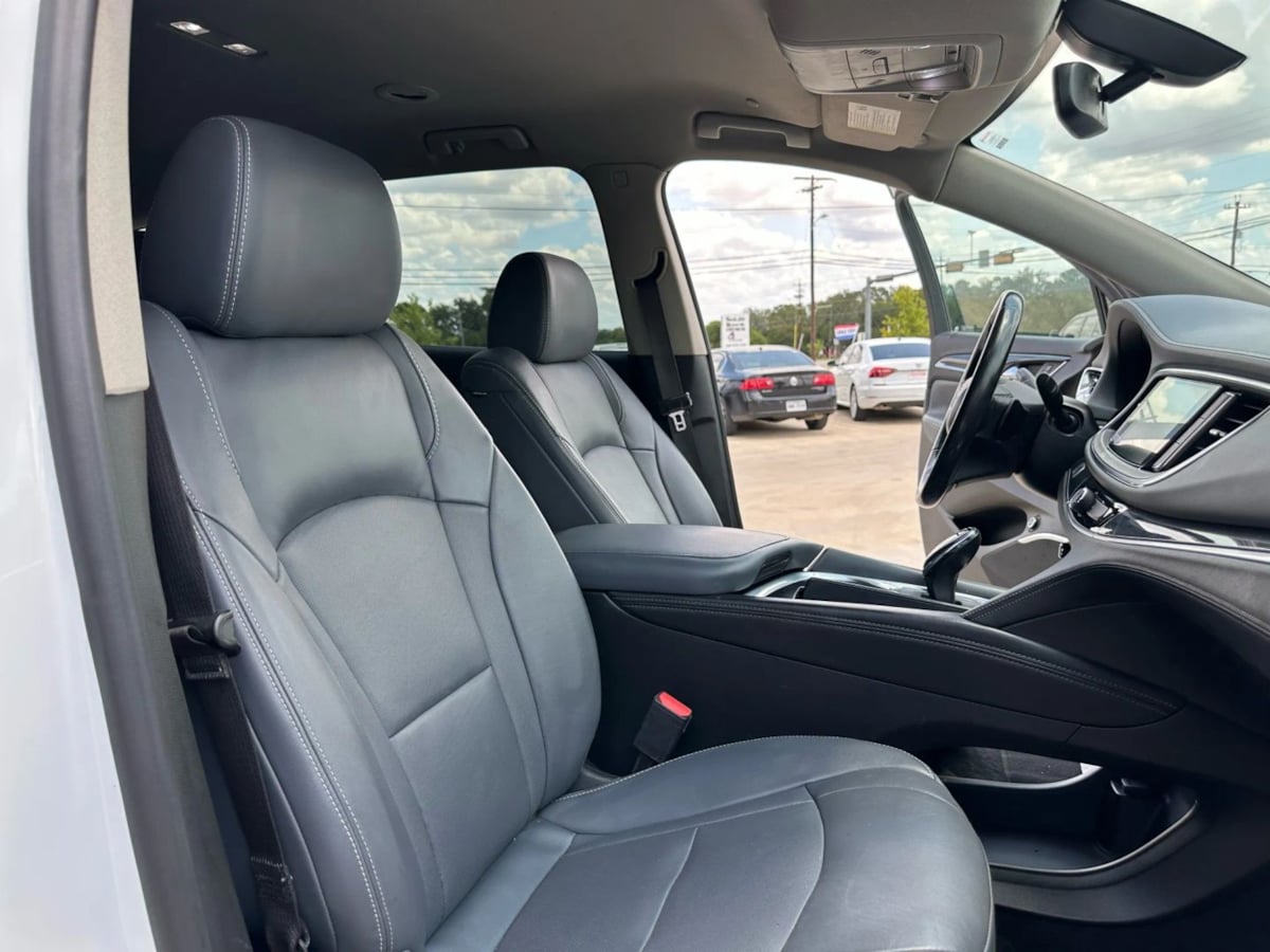 2020 Buick Enclave Essence photo 32