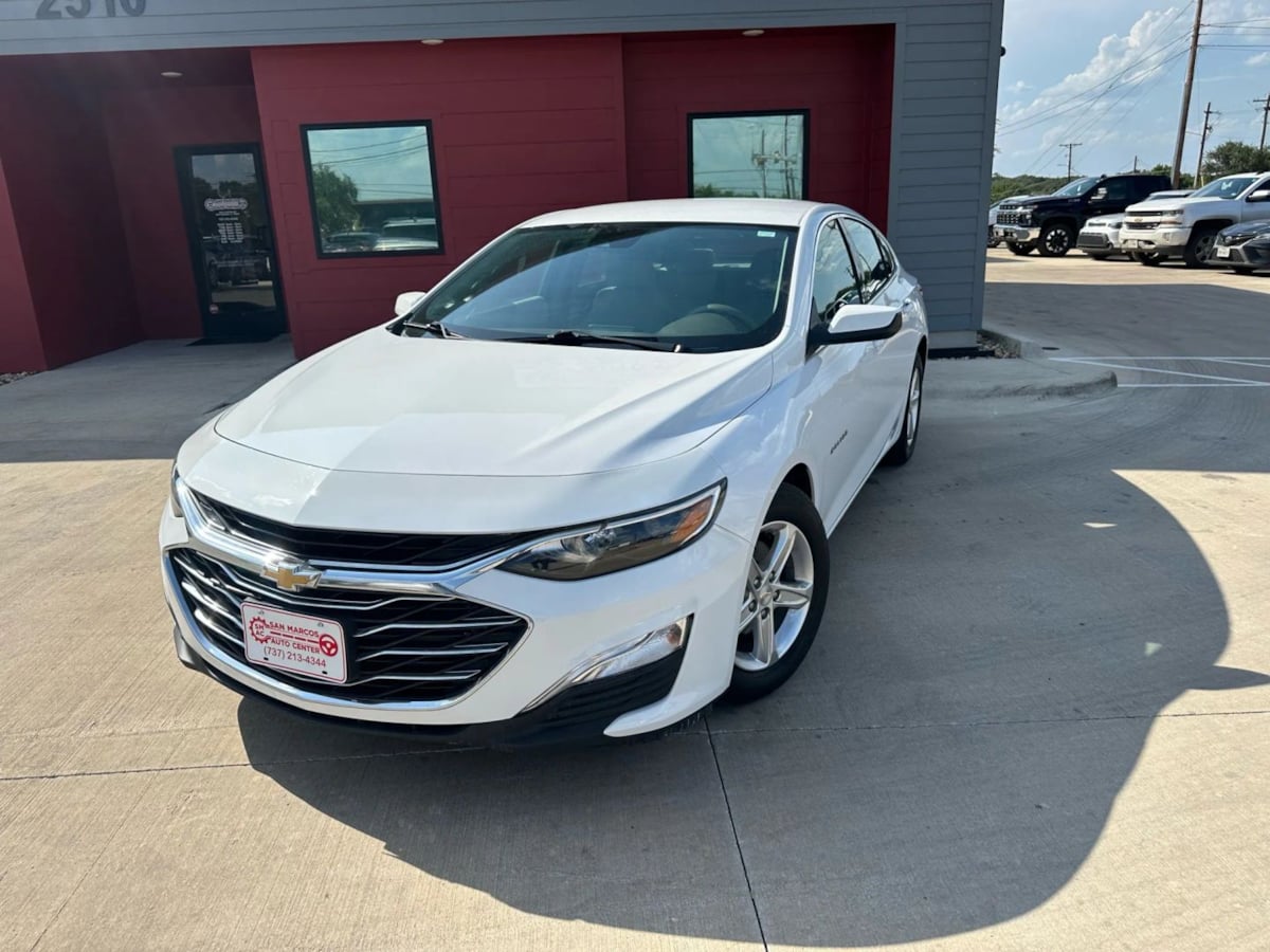 2020 Chevrolet Malibu LS photo 2
