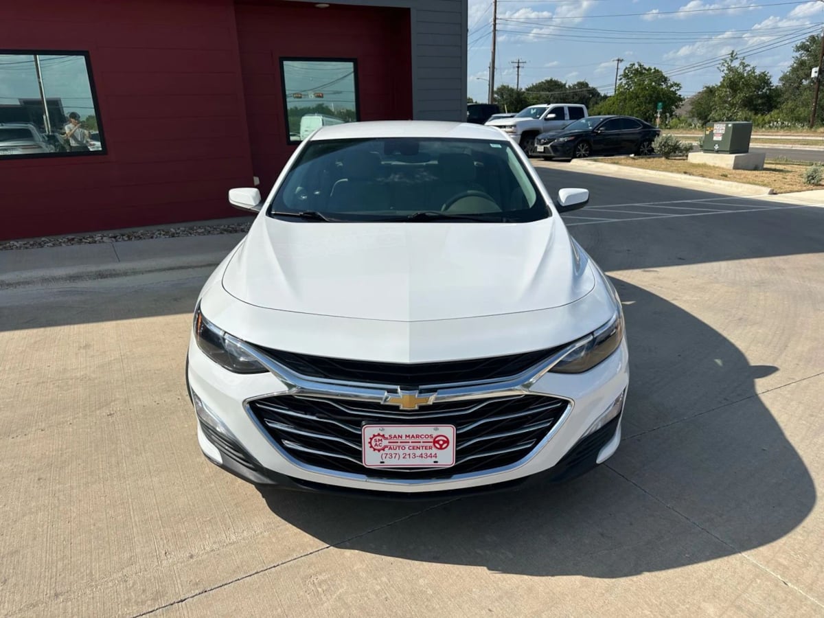 2020 Chevrolet Malibu LS photo 3