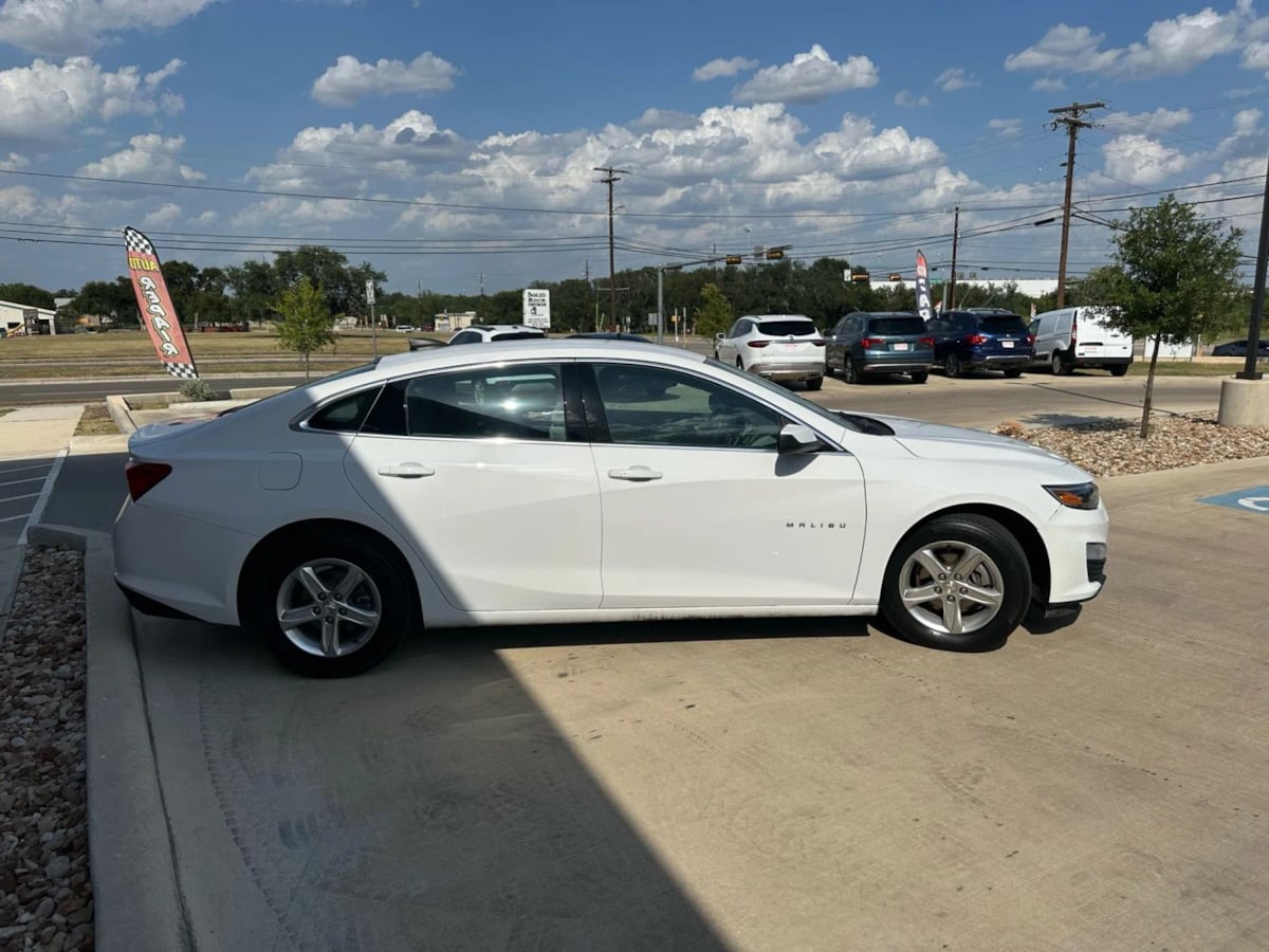 2020 Chevrolet Malibu LS photo 5