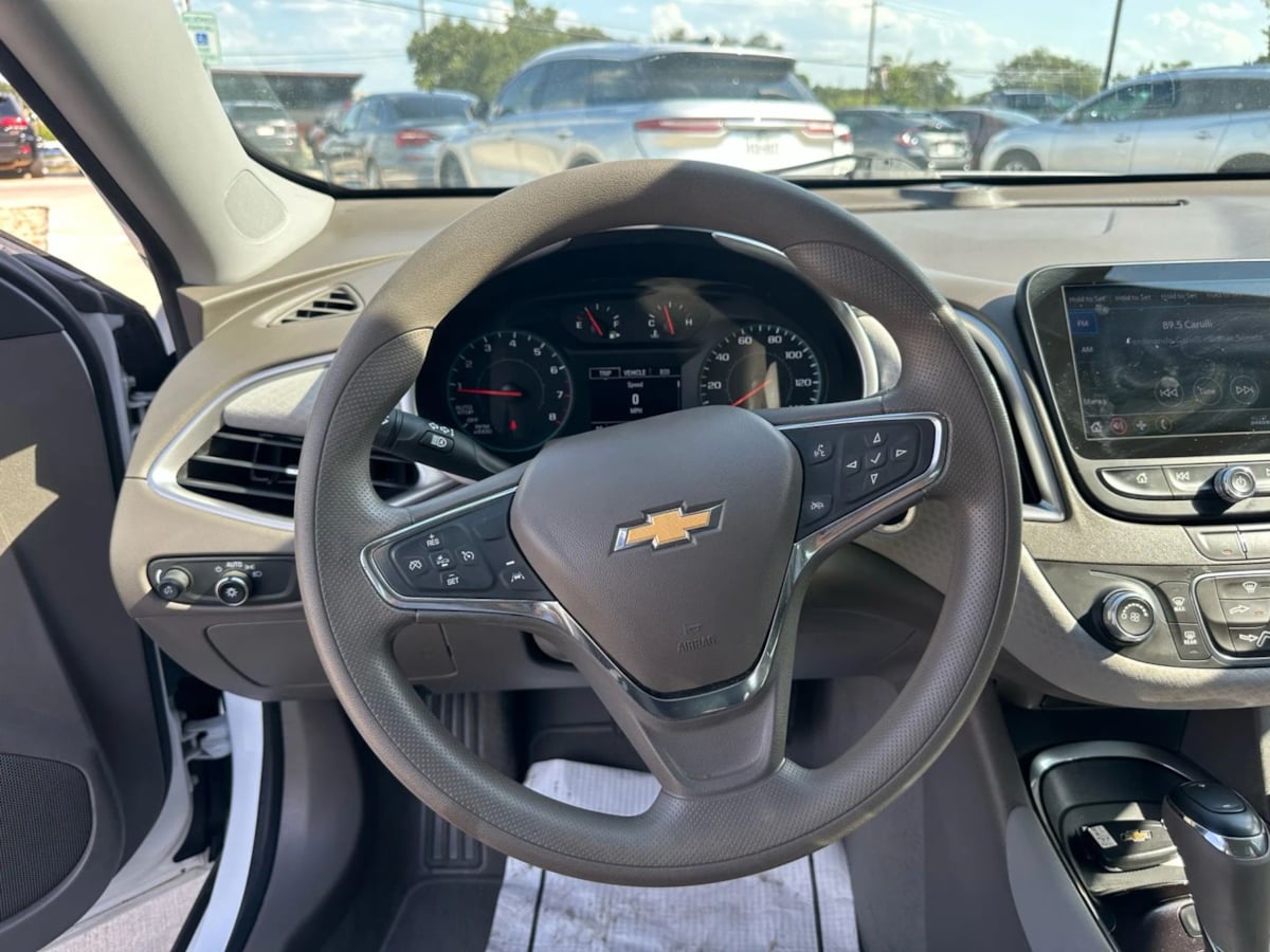 2020 Chevrolet Malibu LS photo 13
