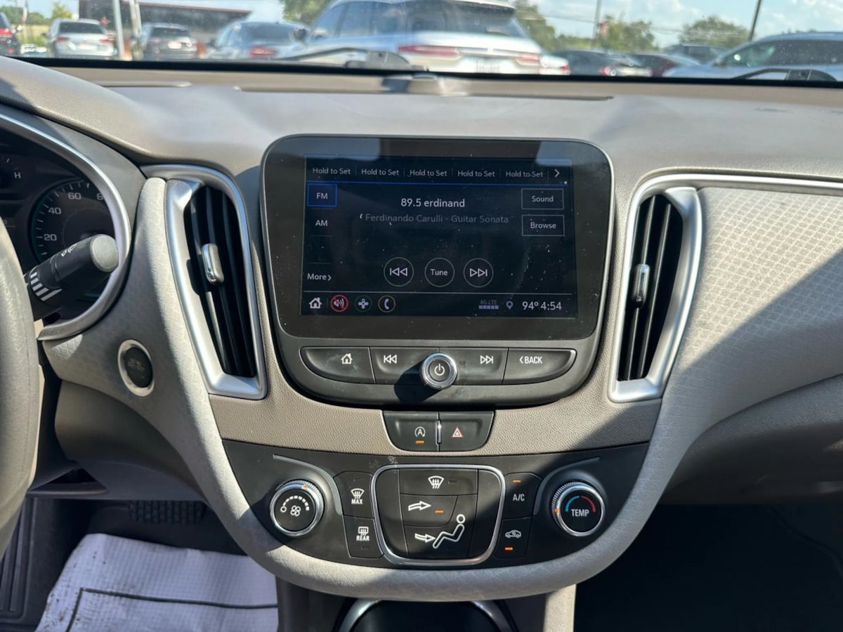 2020 Chevrolet Malibu LS photo 15