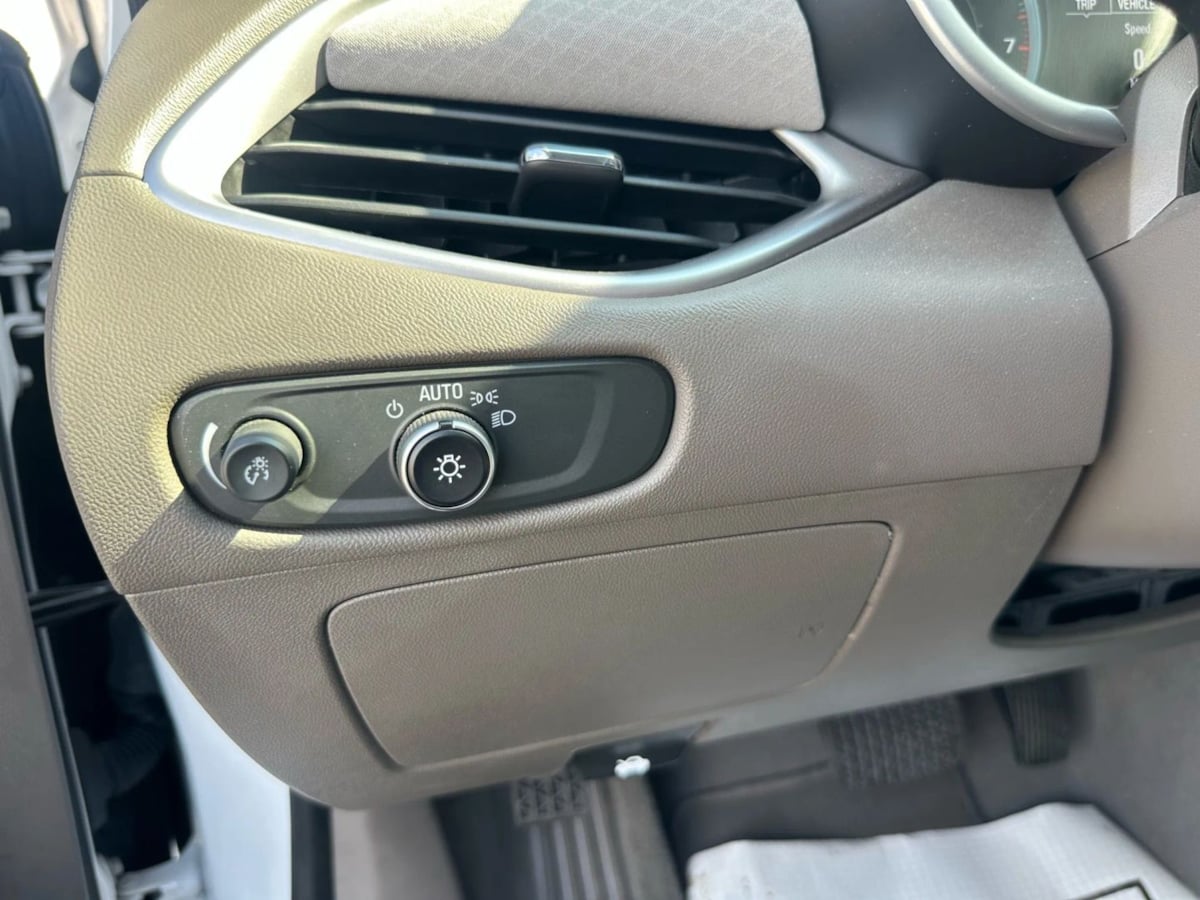 2020 Chevrolet Malibu LS photo 21