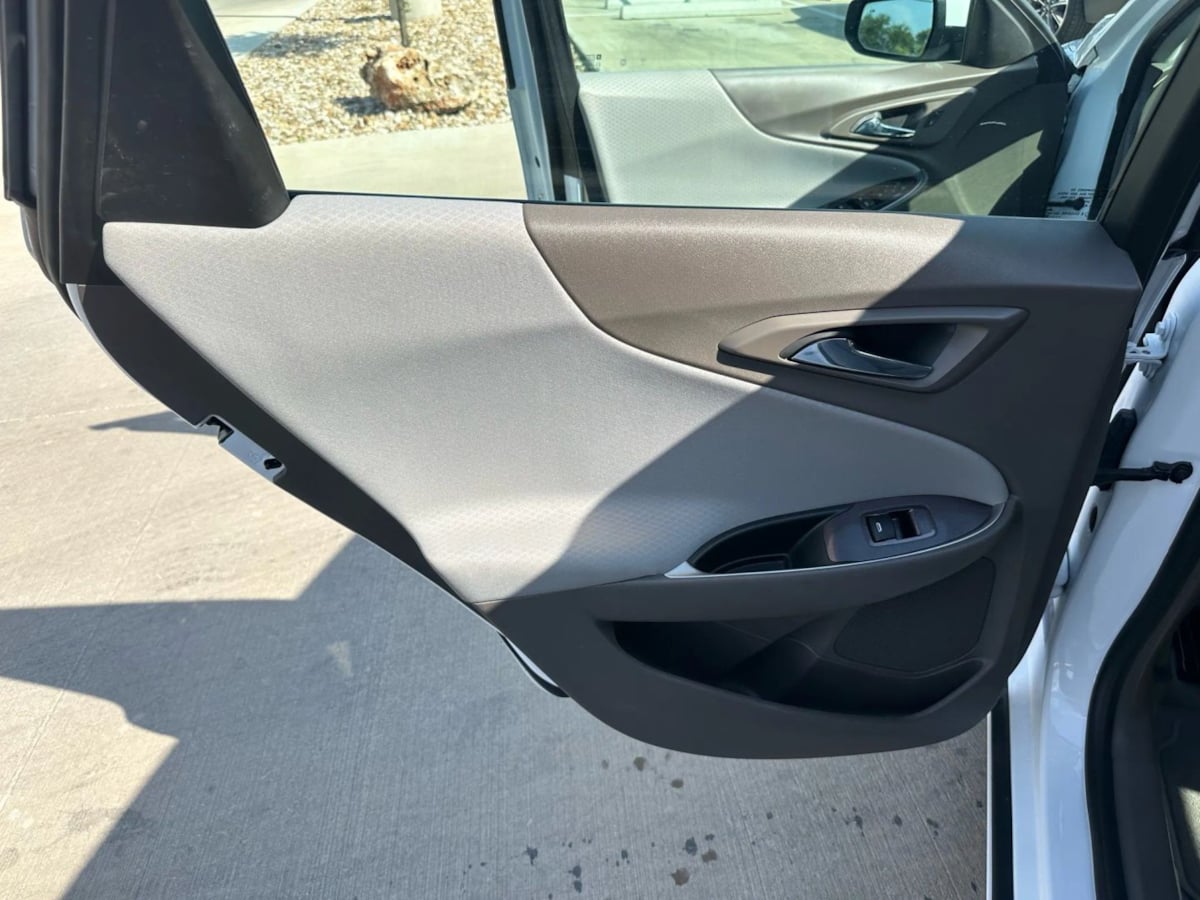2020 Chevrolet Malibu LS photo 23