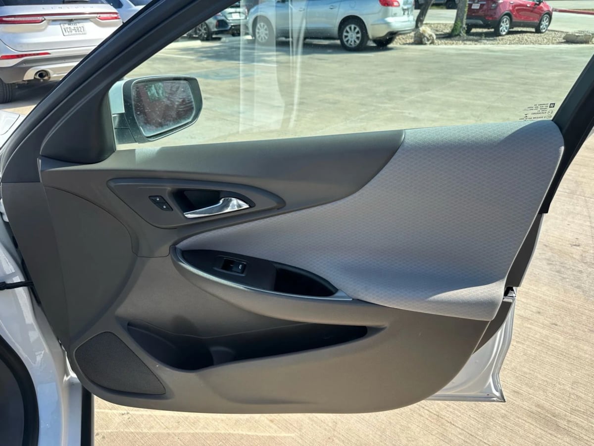 2020 Chevrolet Malibu LS photo 29