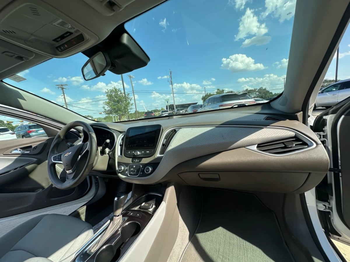 2020 Chevrolet Malibu LS photo 31