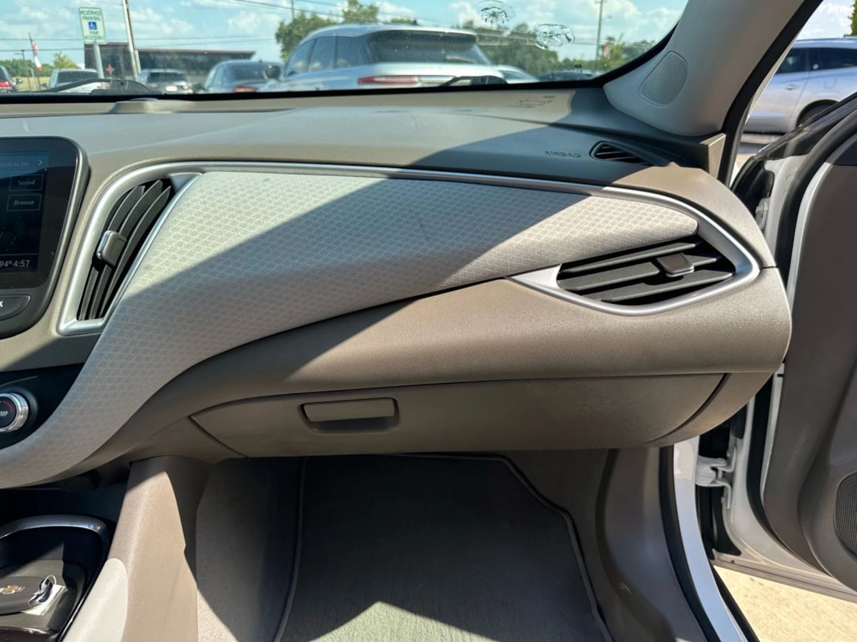 2020 Chevrolet Malibu LS photo 32