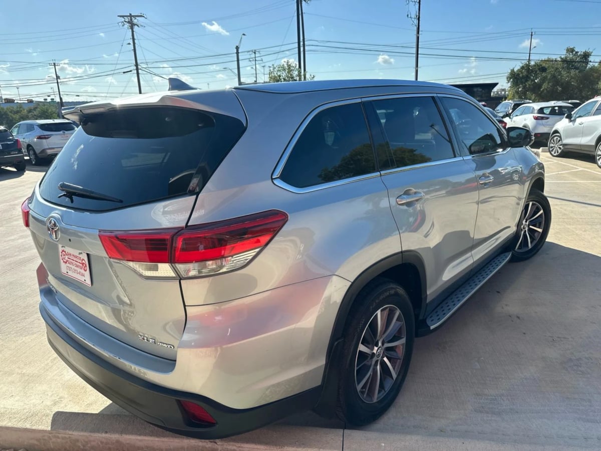 2019 Toyota Highlander XLE photo 5