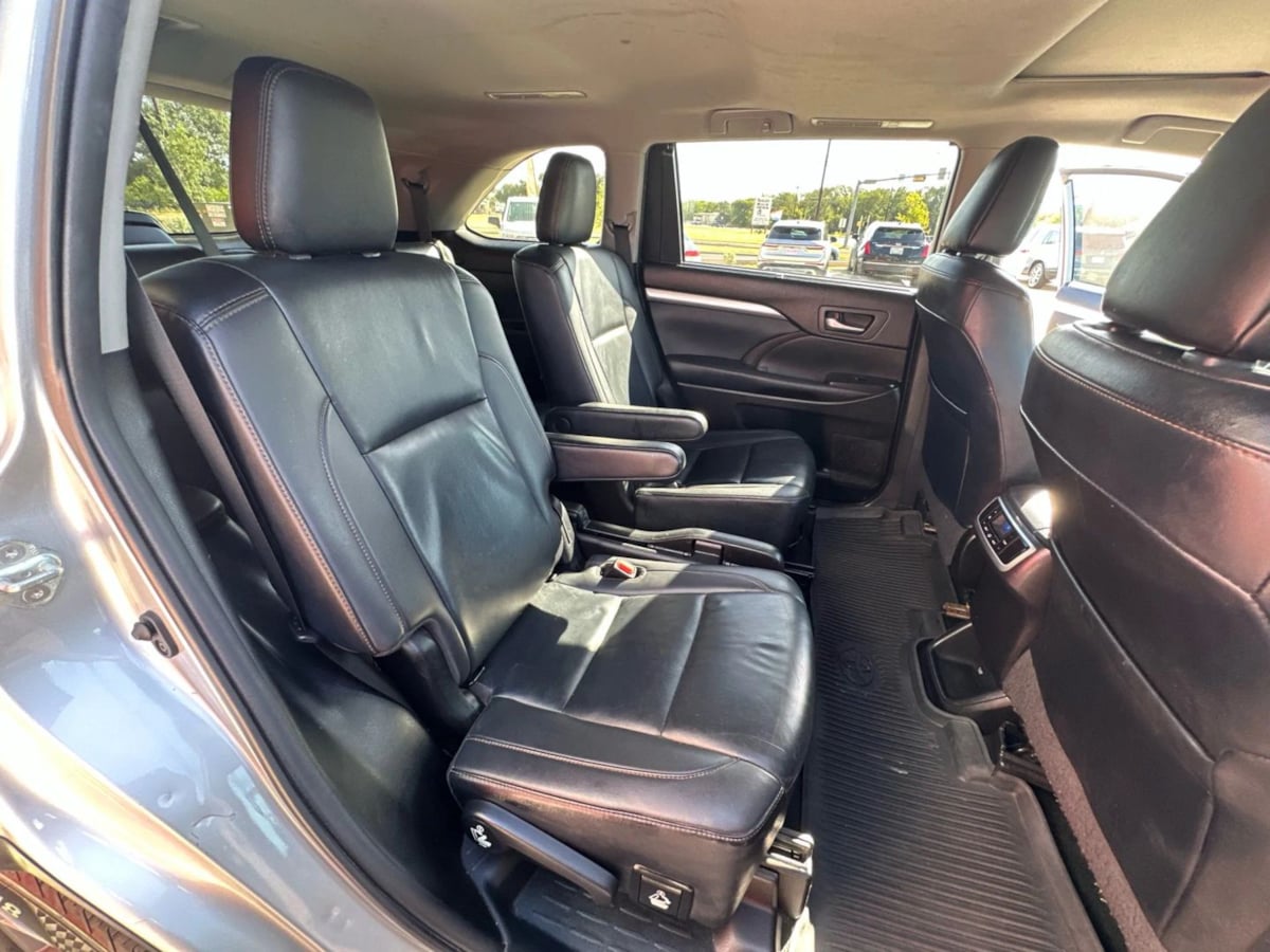2019 Toyota Highlander XLE photo 29
