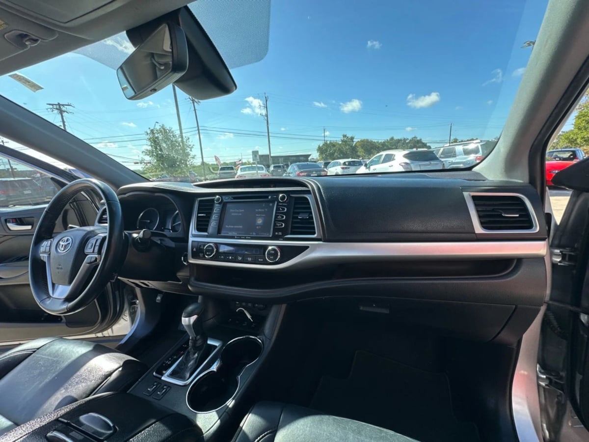 2019 Toyota Highlander XLE photo 33